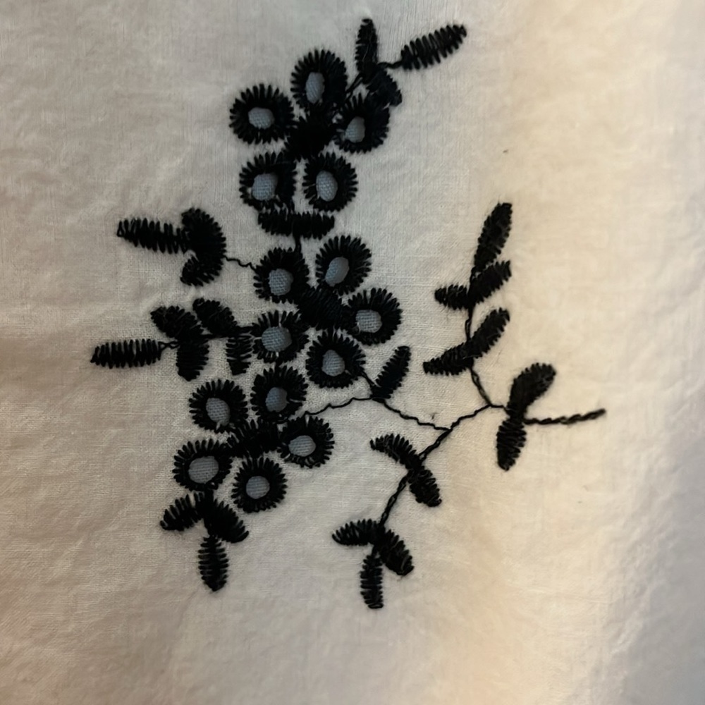 Ophelia Roe white capped sleeve with ruffle. Navy blue embroidered. Size Medium. - Picture 5 of 10